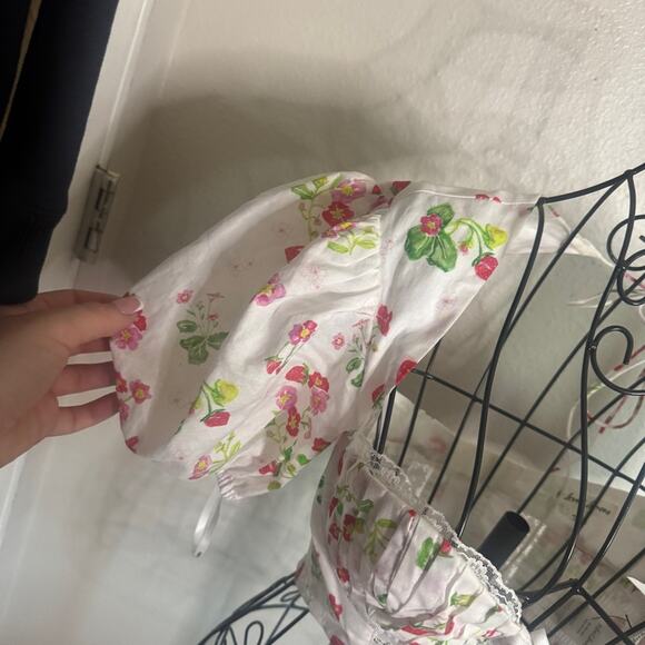 For Love and Lemons Celia Strawberry Printed Top S - Picture 3 of 10